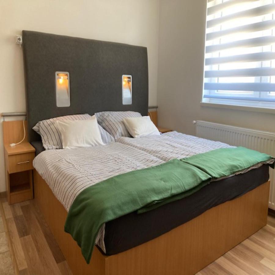 Hotel Pegazus Vendégház Hajdúszoboszló Esterno foto